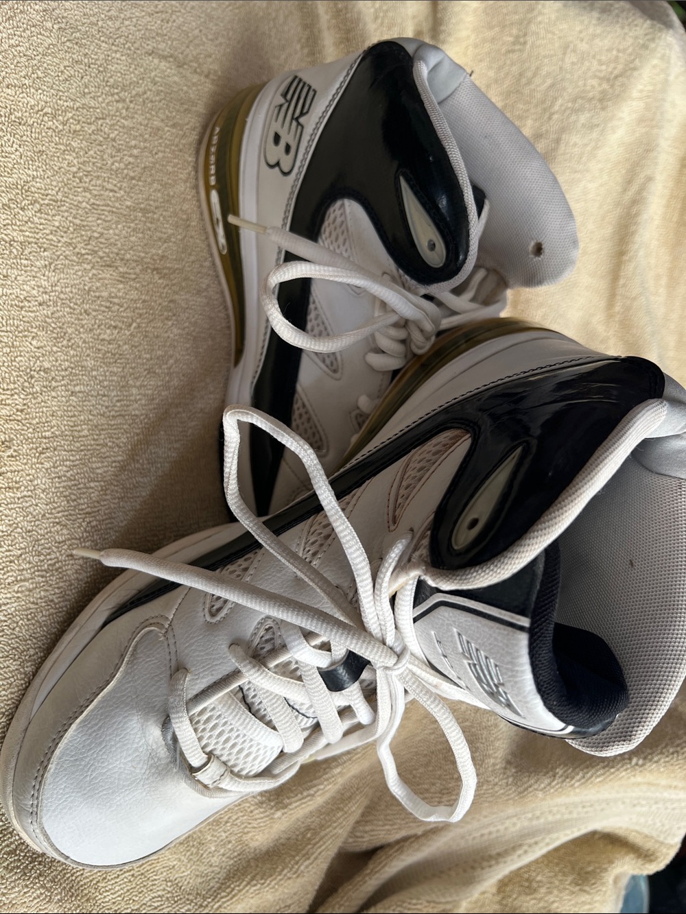 New Balance mens White and Black High-Top Sneakers